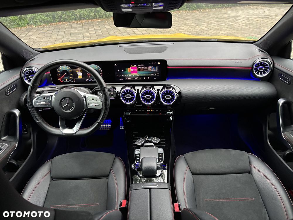 Mercedes-Benz CLA 220 4-Matic AMG Line 7G-DCT - 29