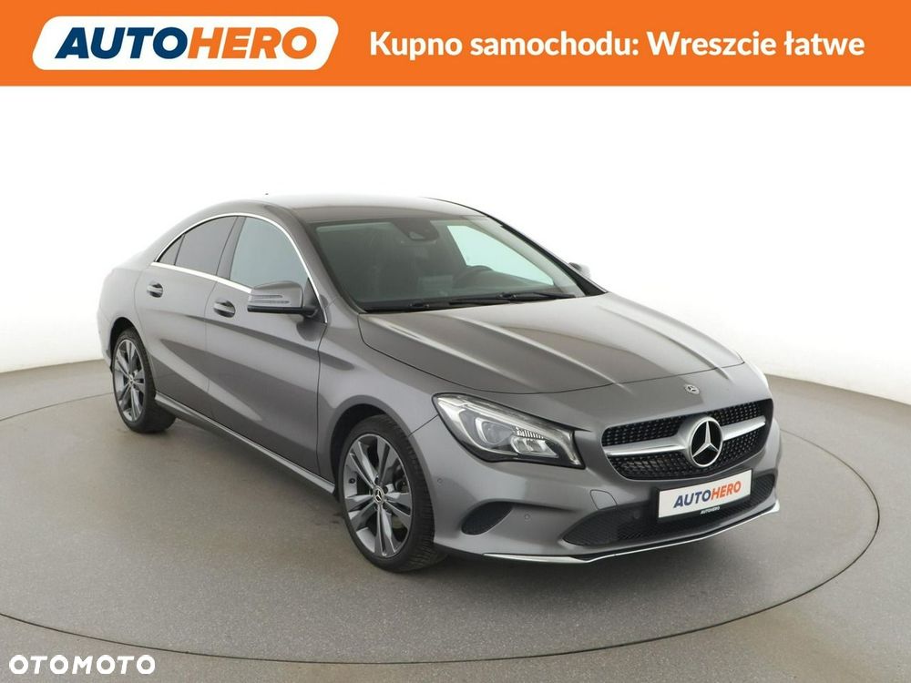 Mercedes-Benz CLA 180 Urban - 11