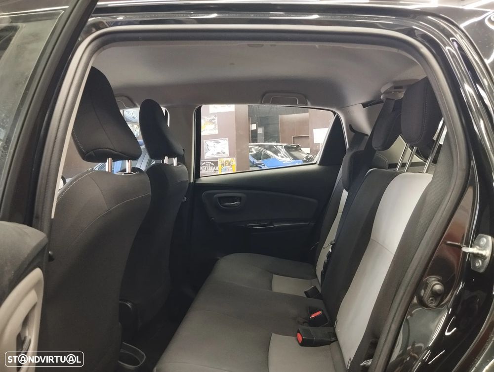 Toyota Yaris 1.5 HDF Comfort - 12