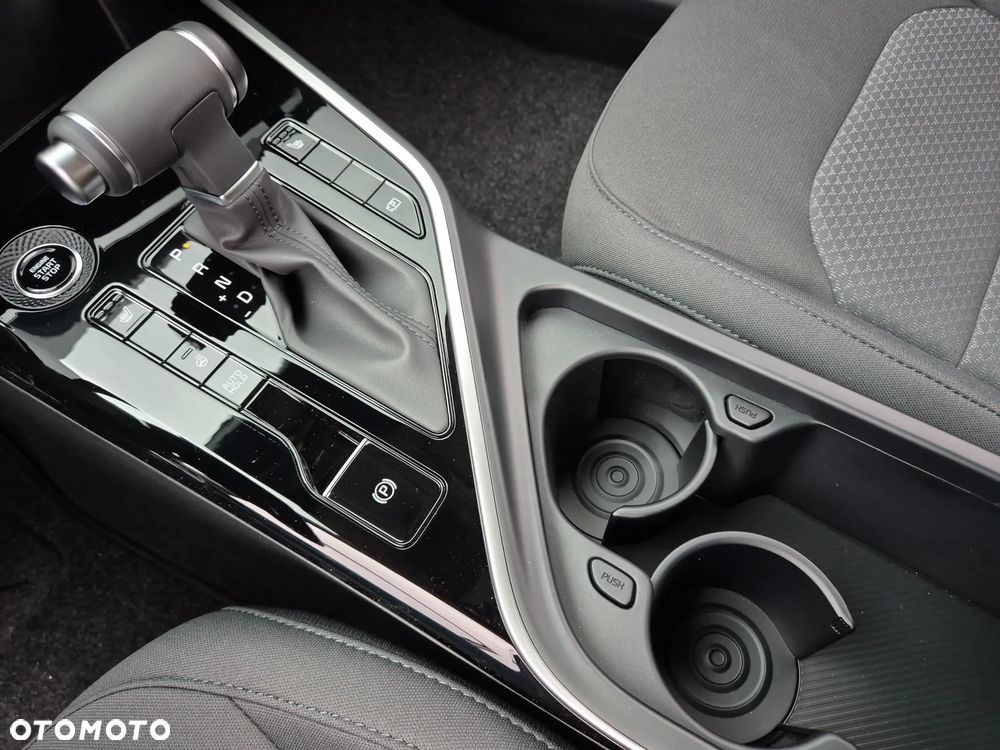 Kia Niro 1.6 GDI Hybrid M - 24