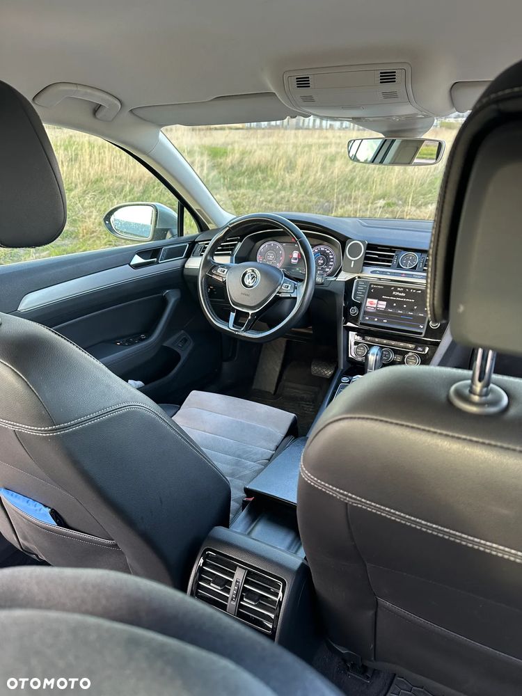 Volkswagen Passat 1.8 TSI BMT Highline DSG - 28