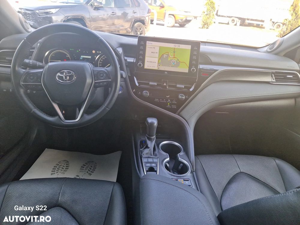 Toyota Camry 2.5 Exclusive - 12