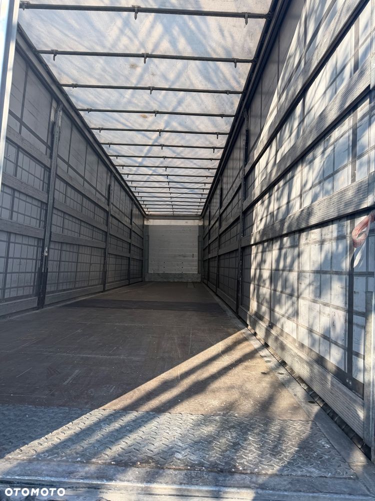 Schmitz Cargobull SCB - 11