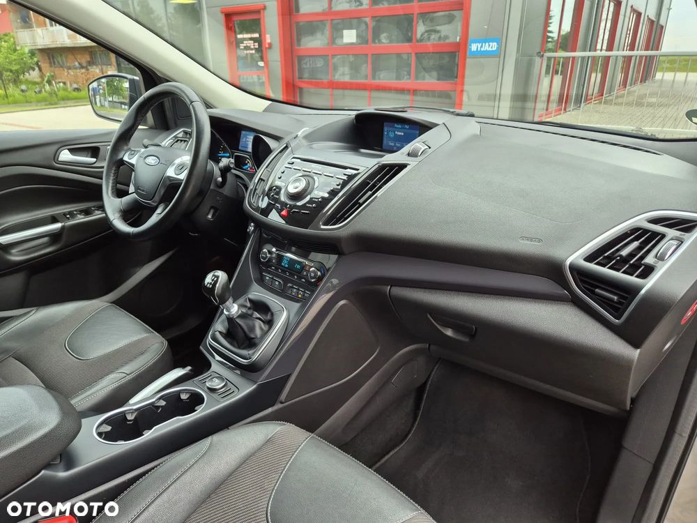 Ford Kuga 2.0 TDCi 4x4 Titanium - 25
