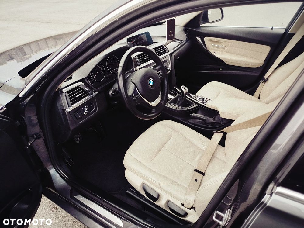 BMW Seria 3 318d Blue Performance Luxury Line - 7