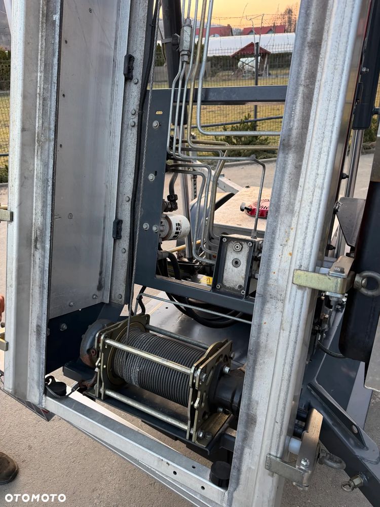 Paus Easy Big 25WH Drabina Dekarska w pełni Hydrauliczna 26 metrów. Obrotowa. 2018rok. Jak Nówka z salonu. praktycznie zerowy przebieg! Odpala na kluczyk. Silnik Honda. Serwisy w Dekra do Końca. Sprowadzona z Komuny Norweskiej. Wielka Okazja. Dokumenty do rejestracji. Dodatkowe sterowanie z góry. Nowy model - 5