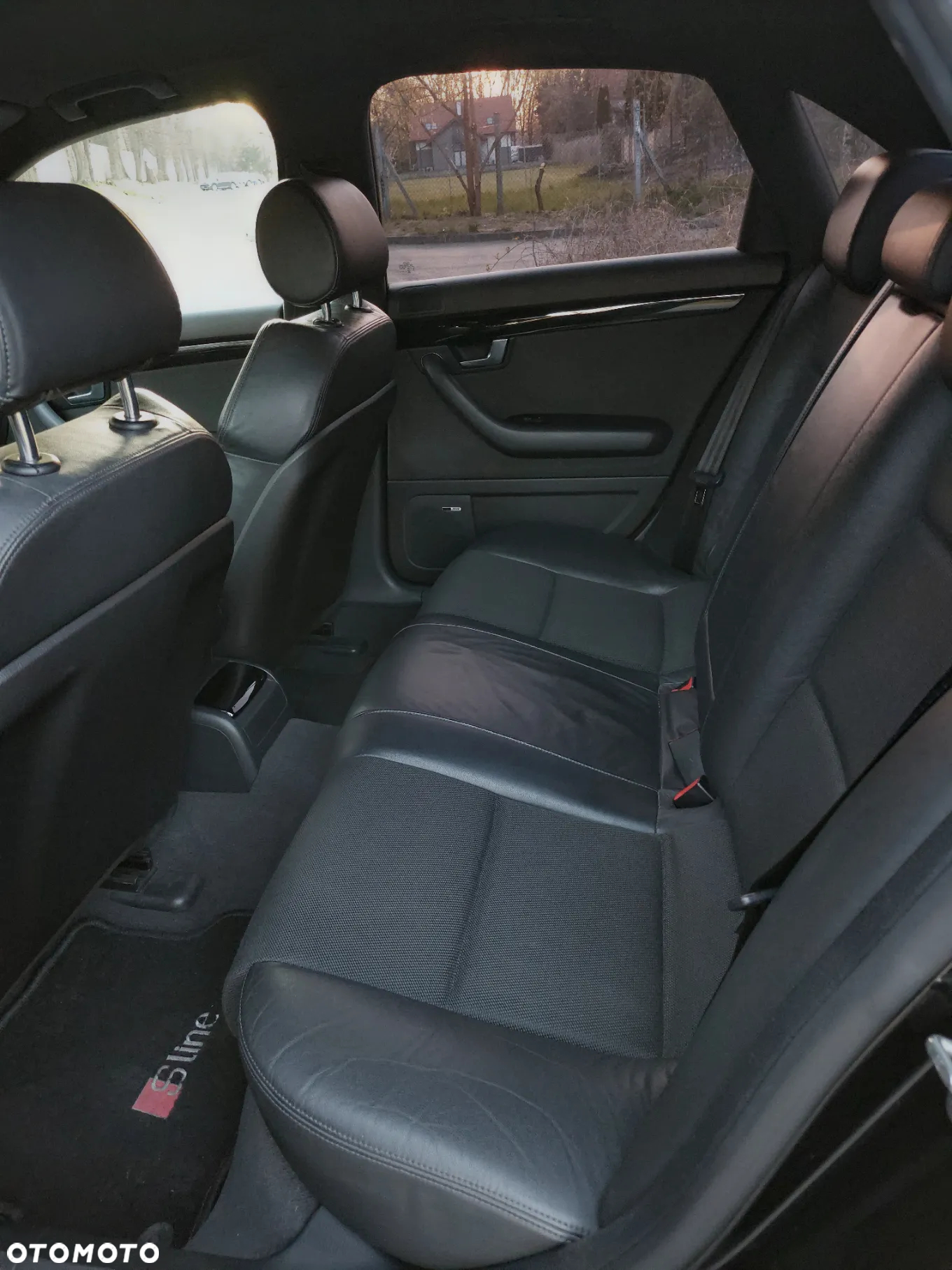 Audi A4 2.0 T FSI - 14