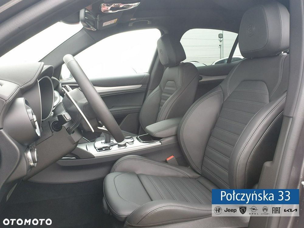 Alfa Romeo Stelvio - 21