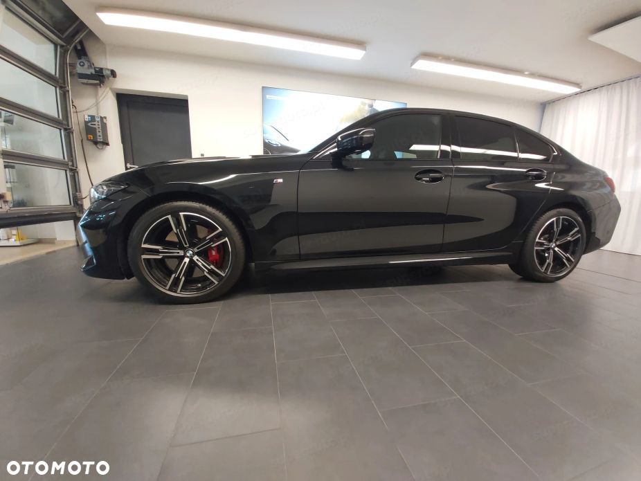 BMW Seria 3 320d xDrive mHEV M Sport - 3