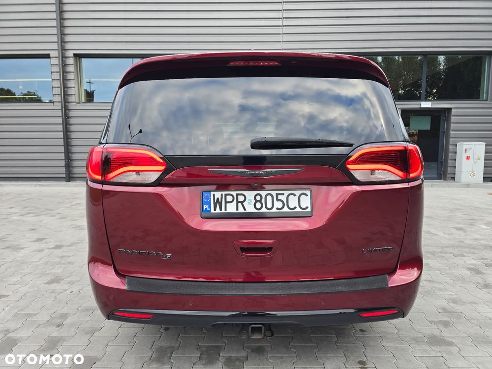 Chrysler Pacifica - 6