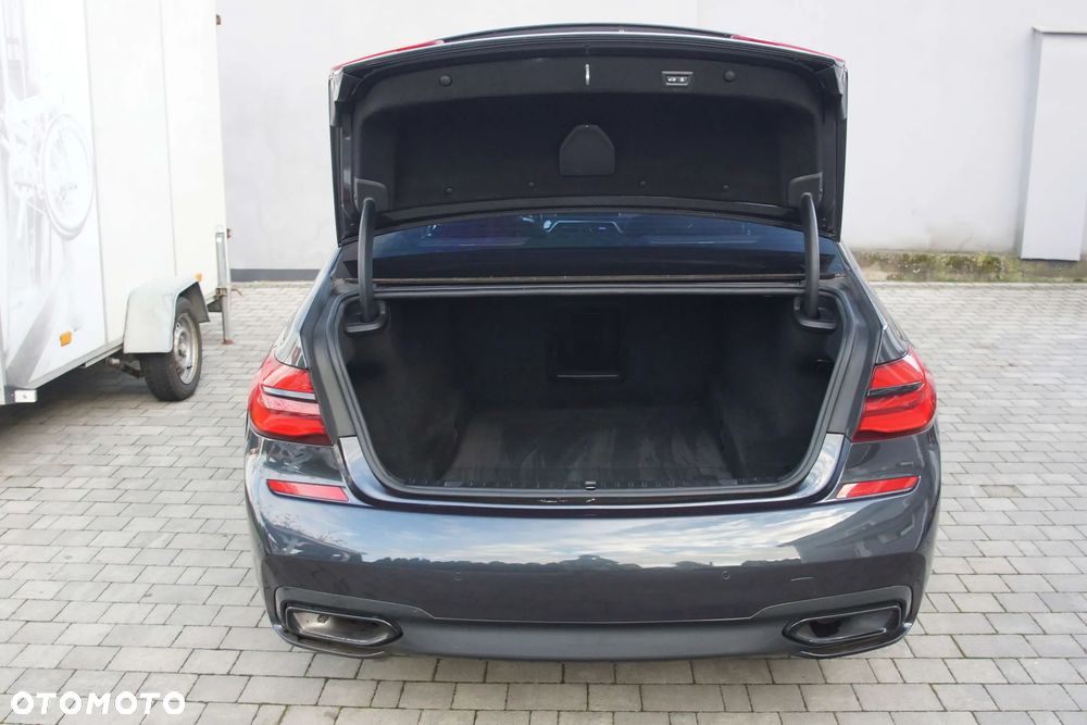 BMW Seria 7 740Li xDrive - 29