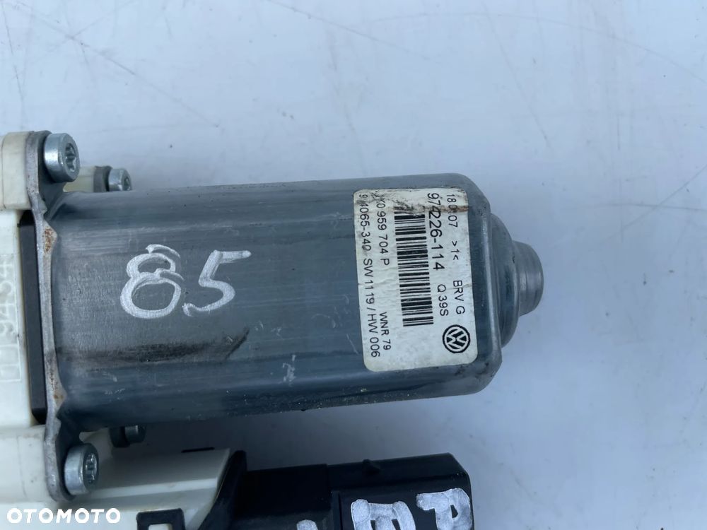 Silniczek szyby prawy tył vw Passat B6 1K0959704P - 2