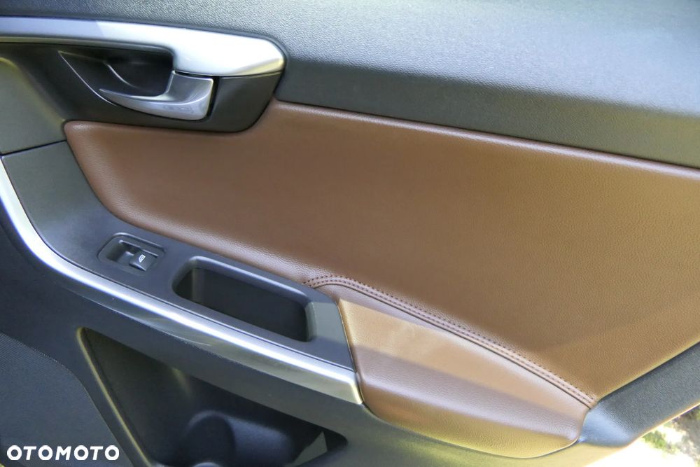 Volvo XC 60 D3 Drive-E Summum - 32