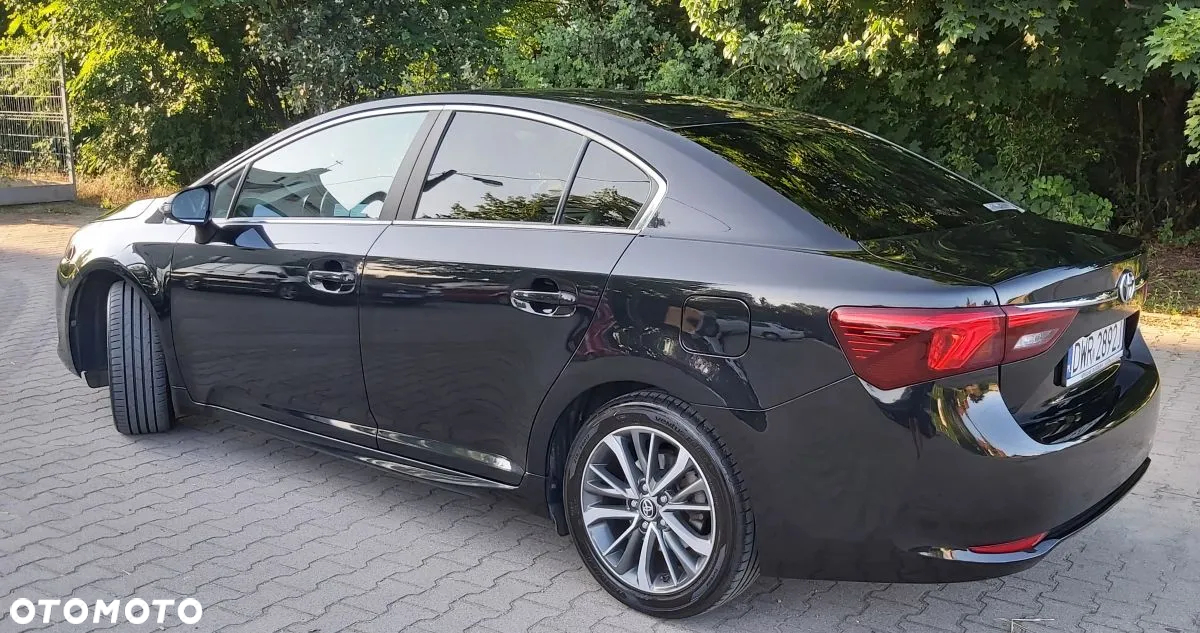Toyota Avensis 1.8 Premium - 4