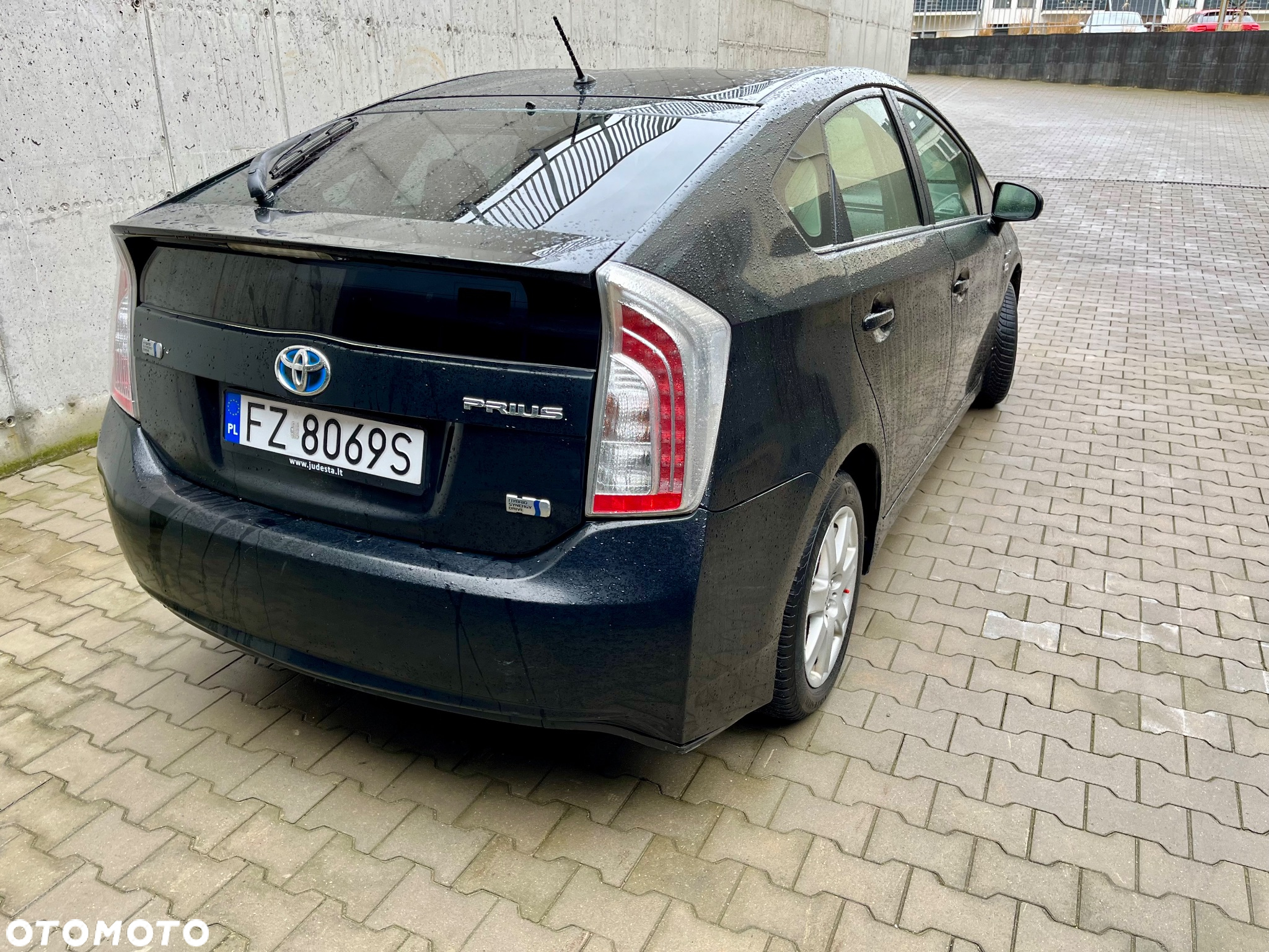 Toyota Prius (Hybrid) Comfort - 5