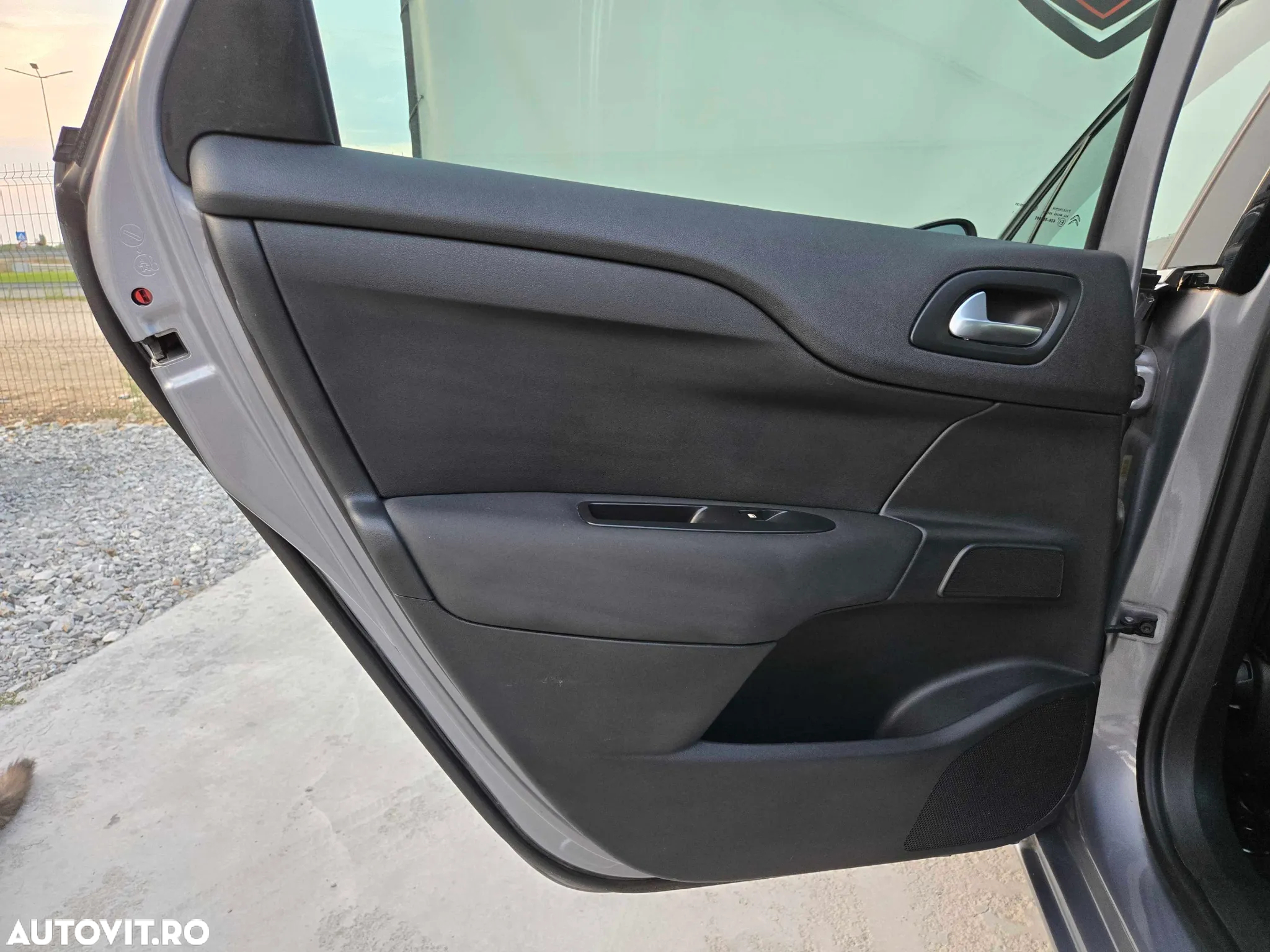 Citroën C4 1.2 PureTech S&S EAT8 Feel - 23