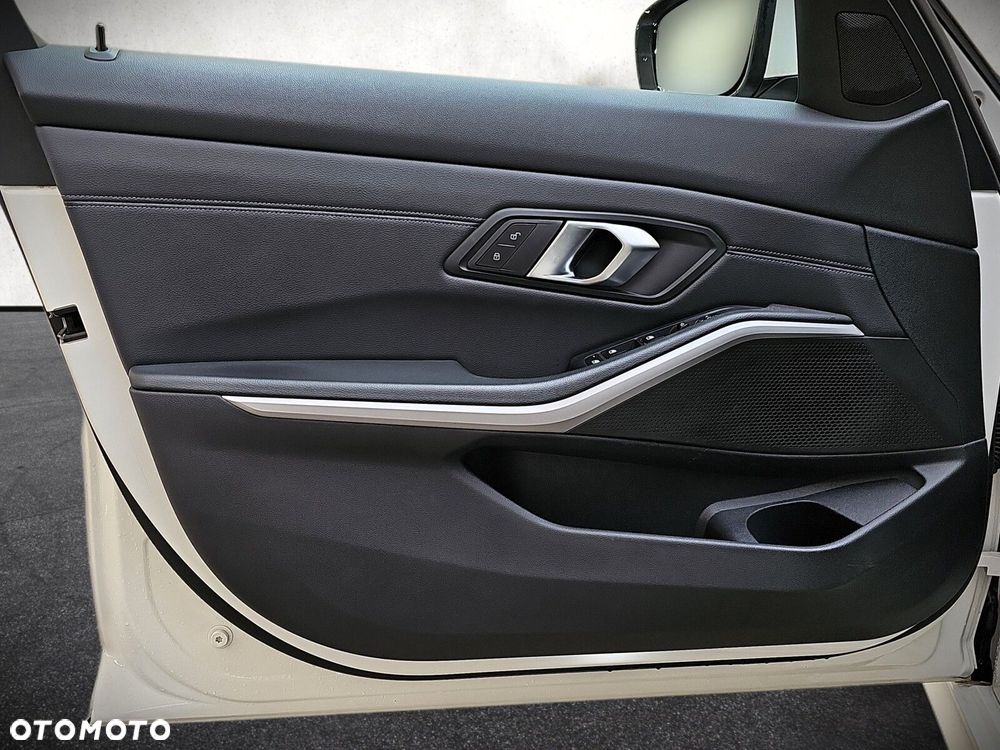 BMW Seria 3 - 29