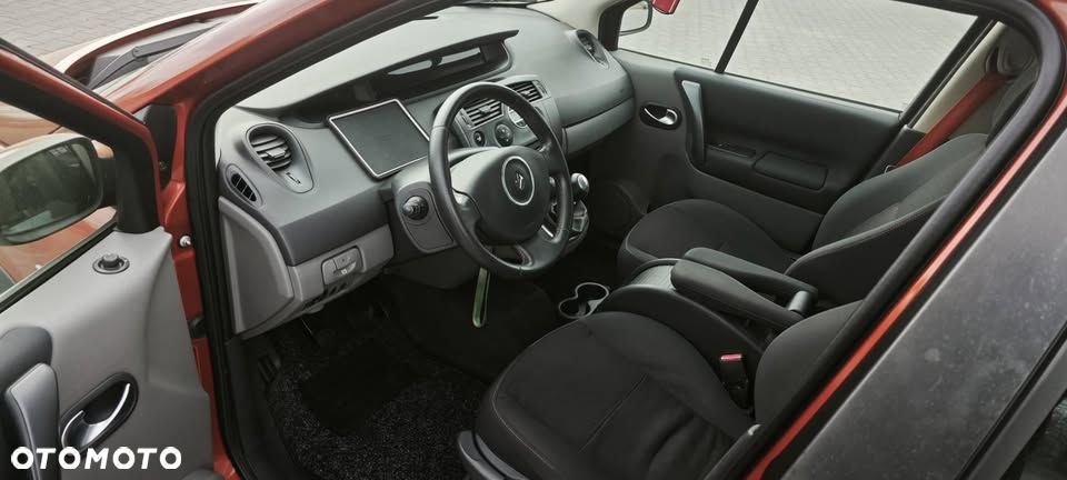 Renault Scenic 1.9 dCi Confort Expression - 12