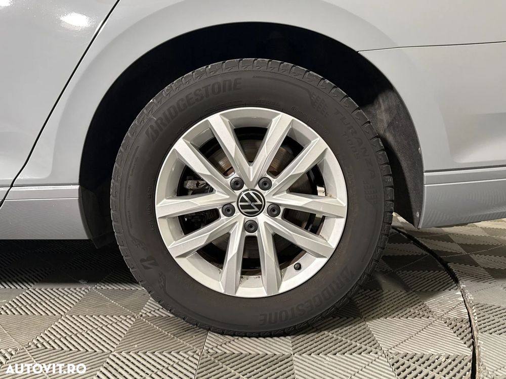 Volkswagen Passat - 14