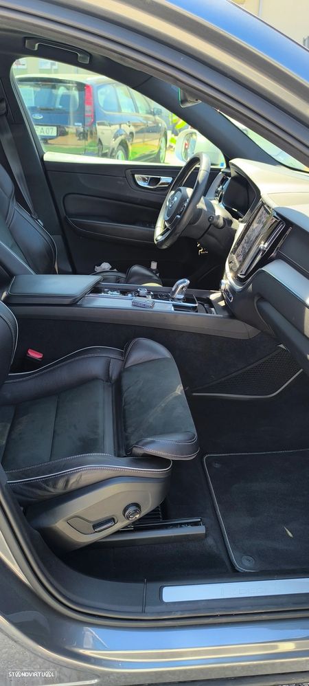 Volvo XC 60 2.0 T8 PHEV R-Design AWD - 8