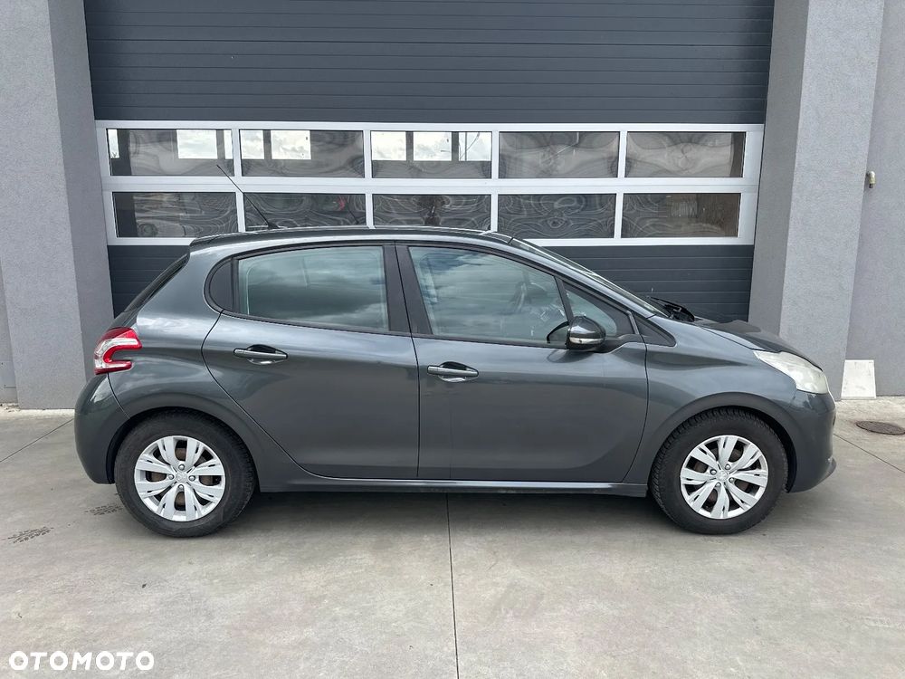 Peugeot 208 - 6