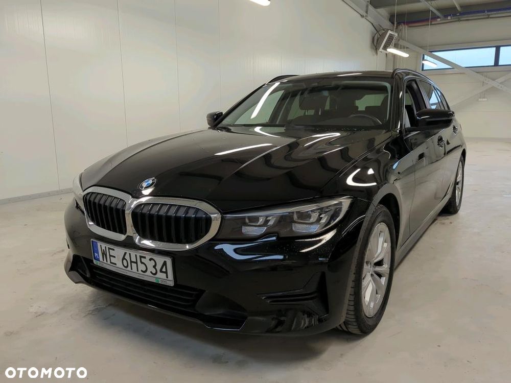BMW Seria 3 318i - 1