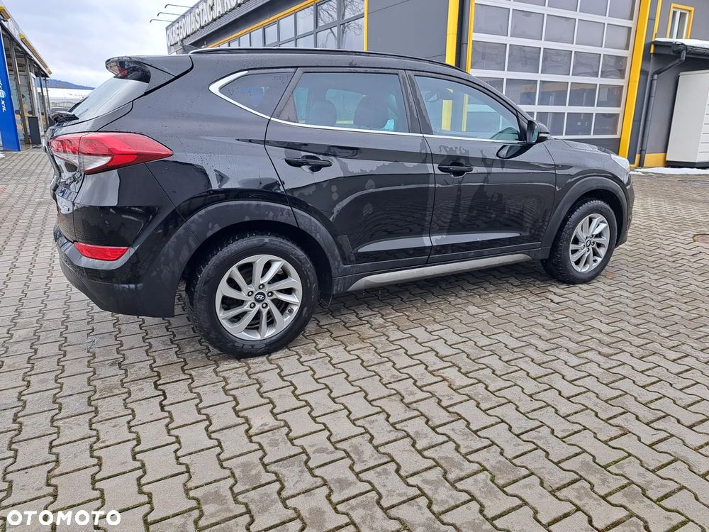 Hyundai Tucson blue 1.7 CRDi 2WD Intro Edition - 12