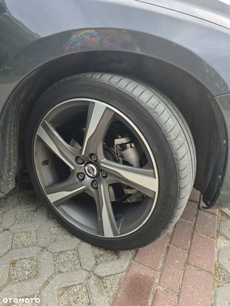 Volvo V60 D3 R-Design - 11