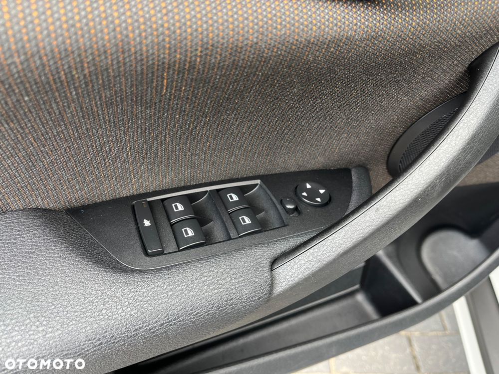 BMW X1 xDrive18d xLine - 28
