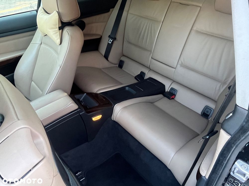 BMW Seria 3 320i - 32