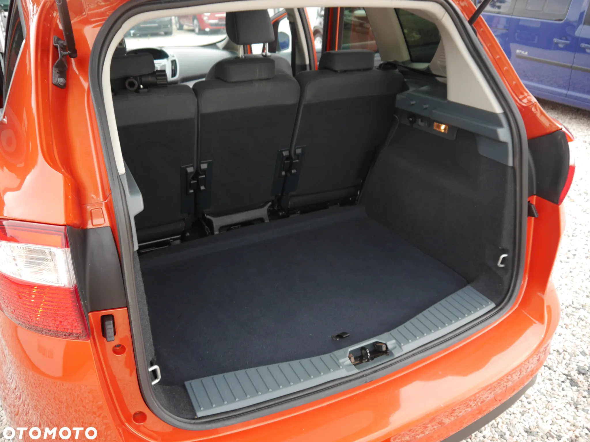 Ford C-MAX 1.6 Trend - 23