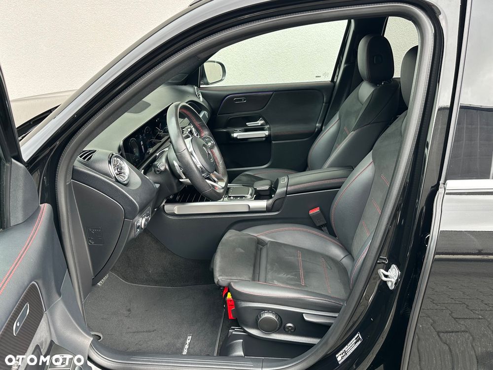 Mercedes-Benz GLB 200 4-Matic AMG Line 8G-DCT - 20