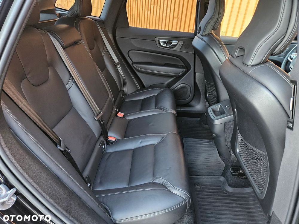Volvo XC 60 B5 B AWD Plus Bright - 8