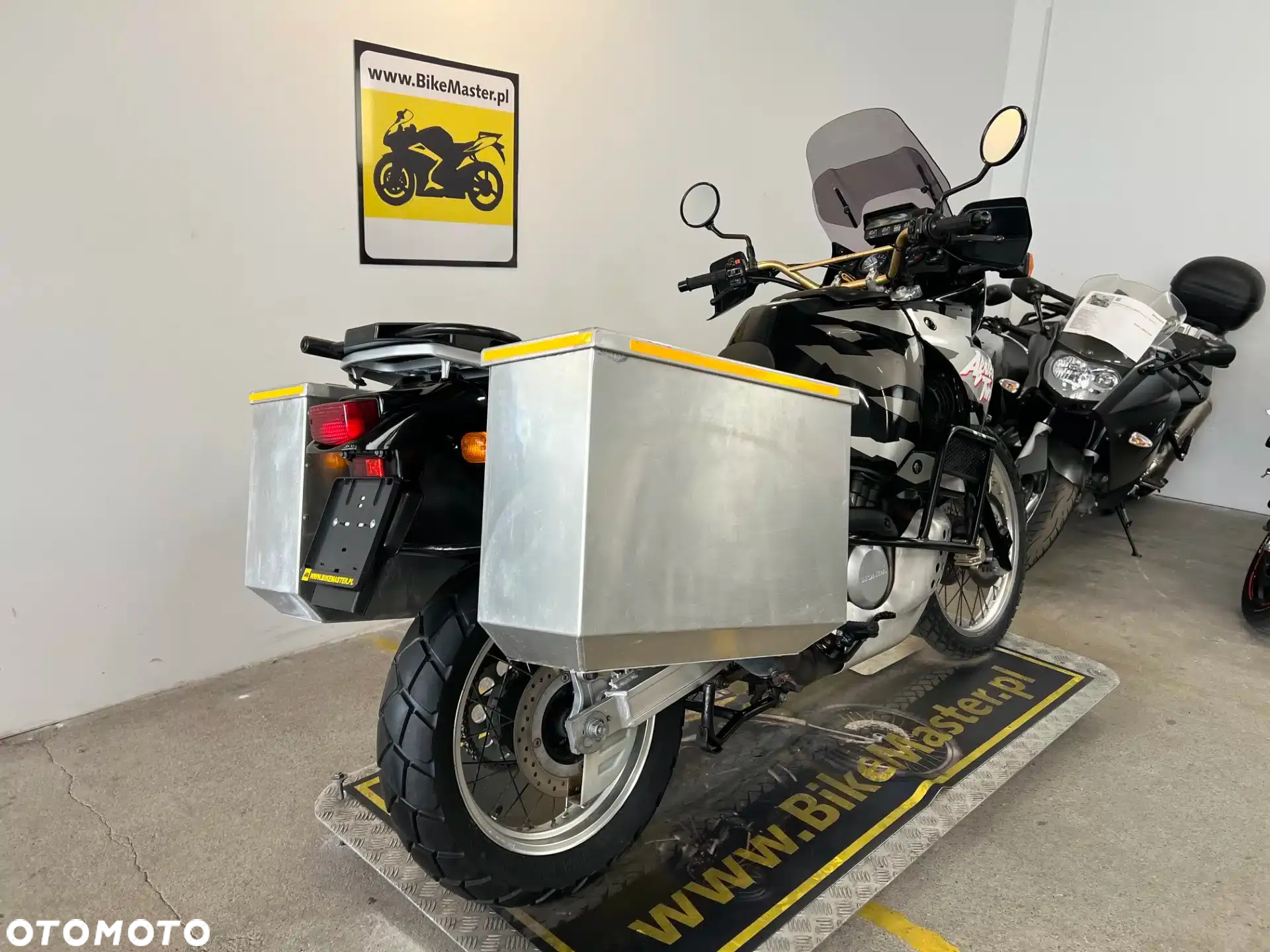 Honda XRV