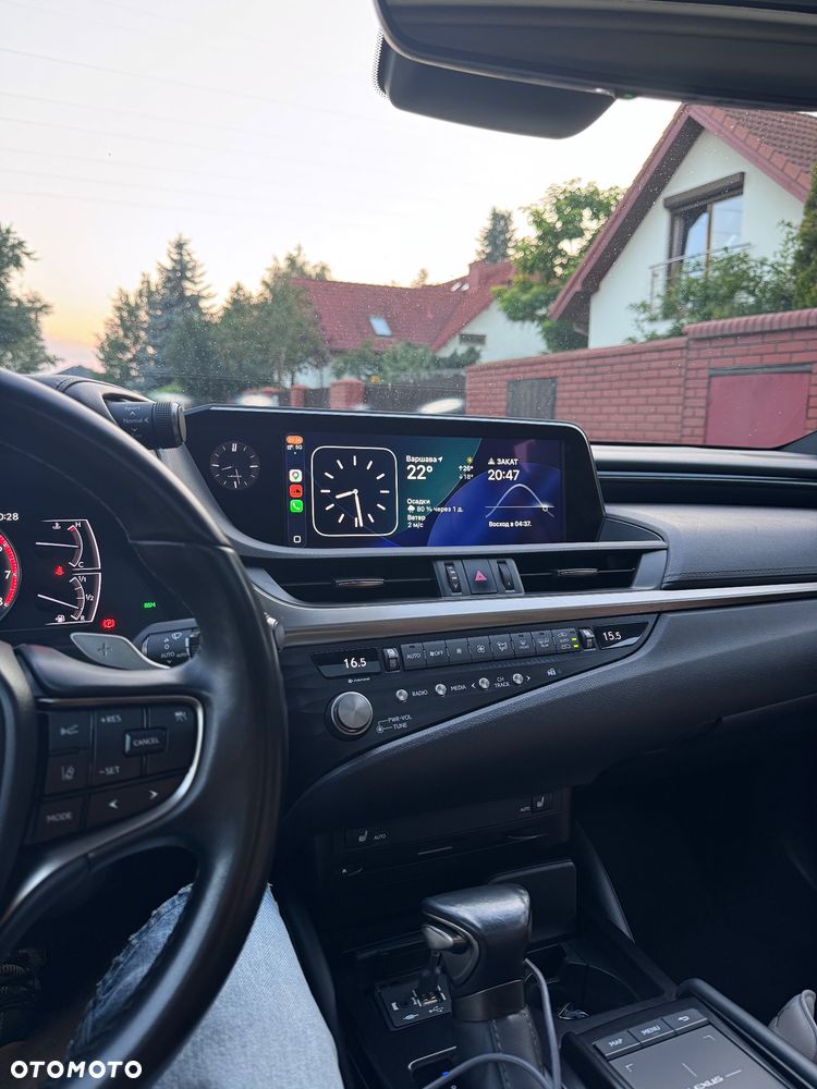 Lexus ES 300h Business Edition - 37