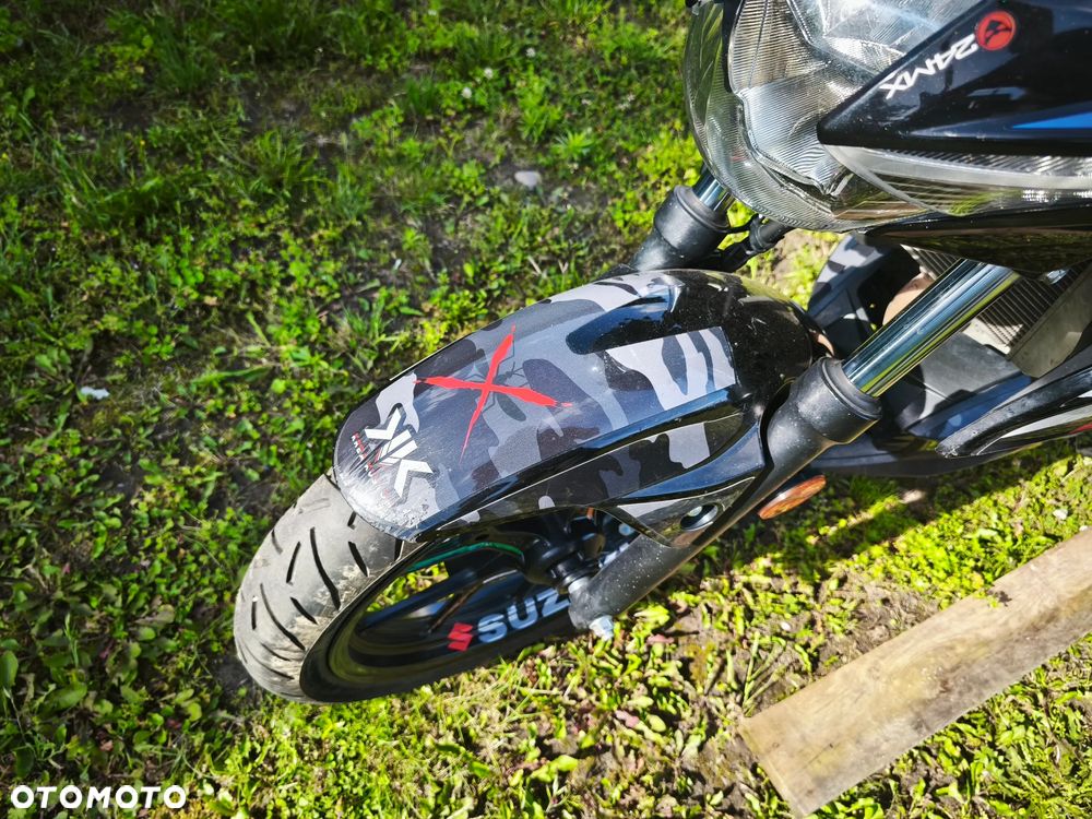 Suzuki GSX - 13