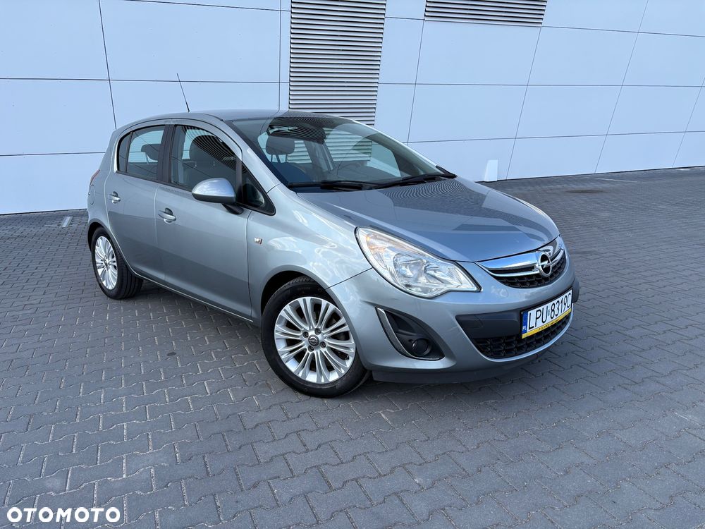 Opel Corsa 1.4 16V Cosmo - 1