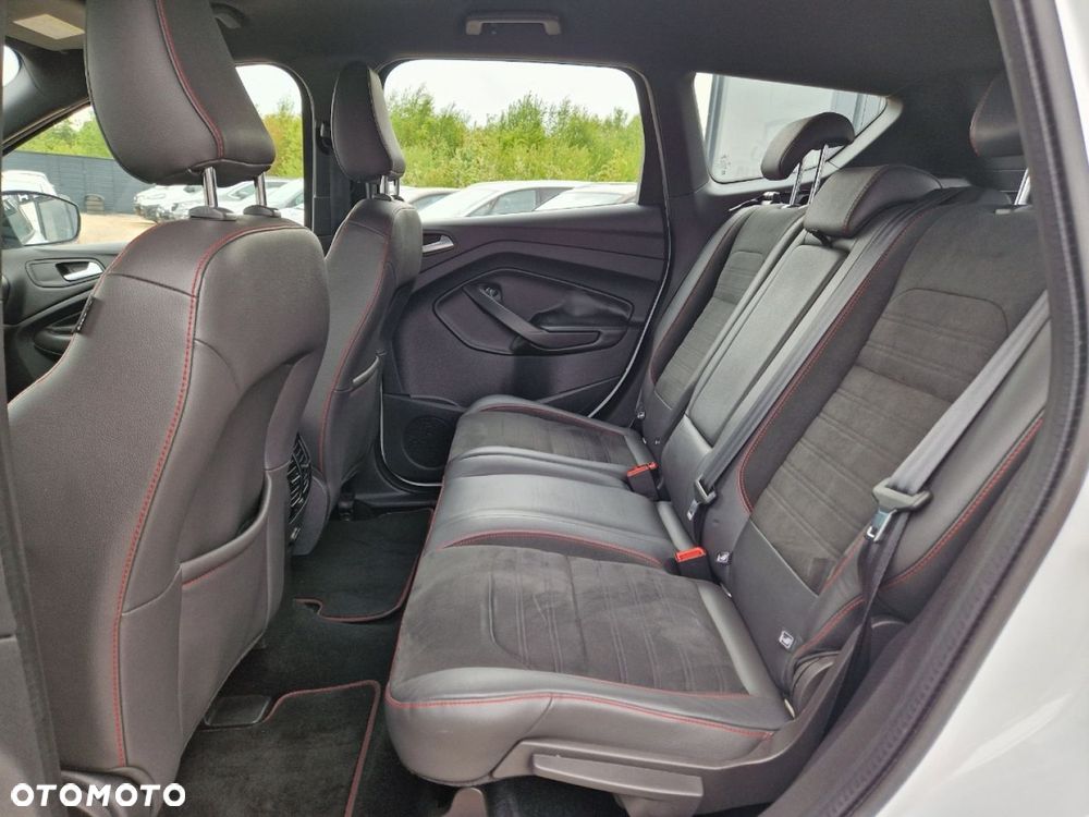 Ford Kuga 1.5 EcoBoost 2x4 ST-Line - 8