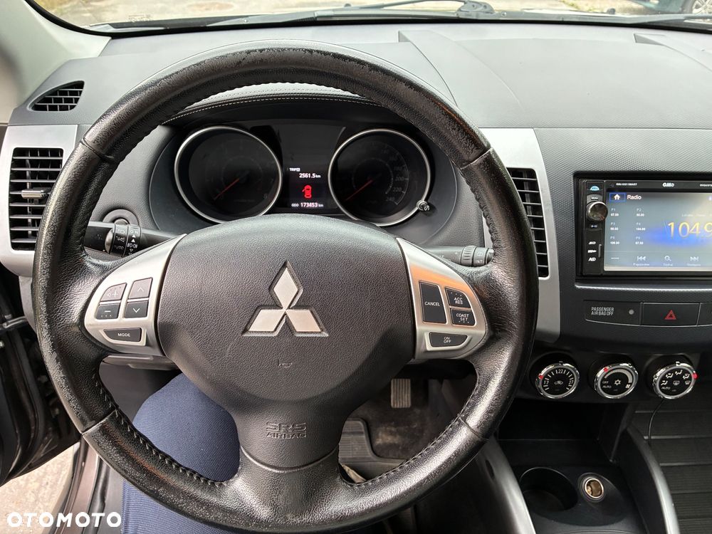 Mitsubishi Outlander 2.0 Intense 2WD EU5 - 10