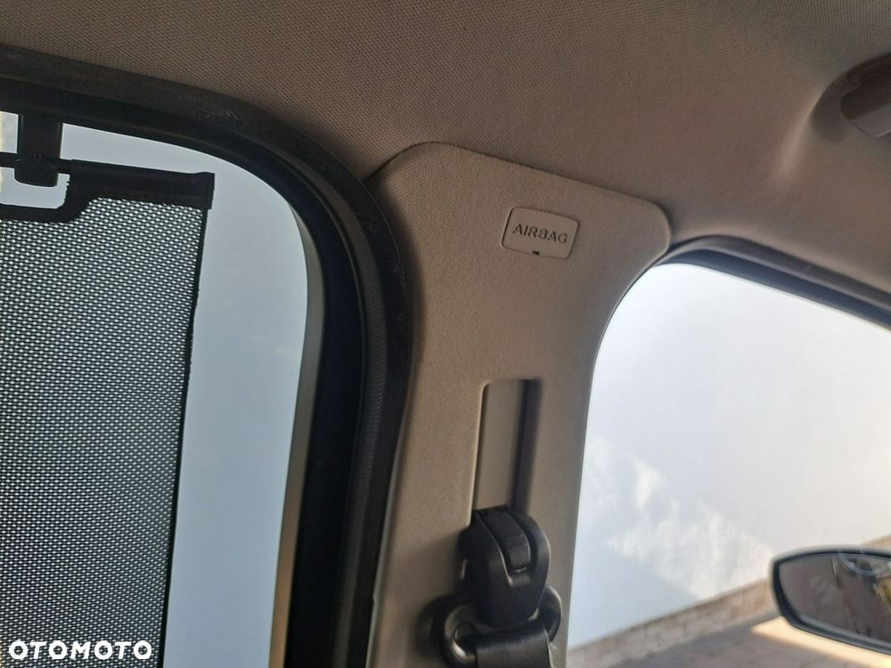 Ford S-Max - 11