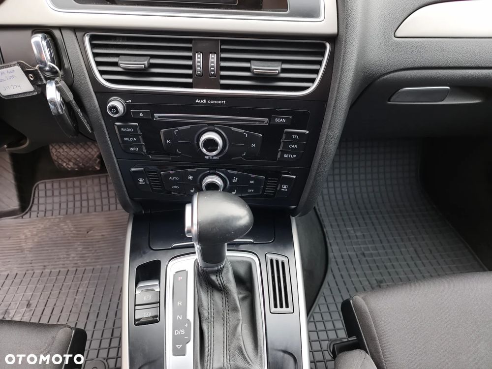 Audi A4 Avant 2.0 TDI DPF quattro S tronic Attraction - 13