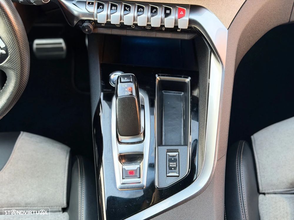 Peugeot 3008 1.6 Hybrid GT Pack e-EAT8 - 10