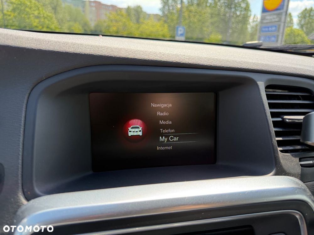 Volvo S60 D3 Drive-E Momentum - 19