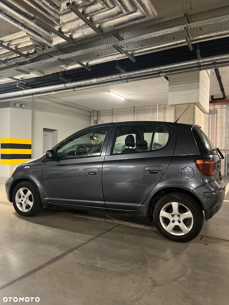 Toyota Yaris - 1