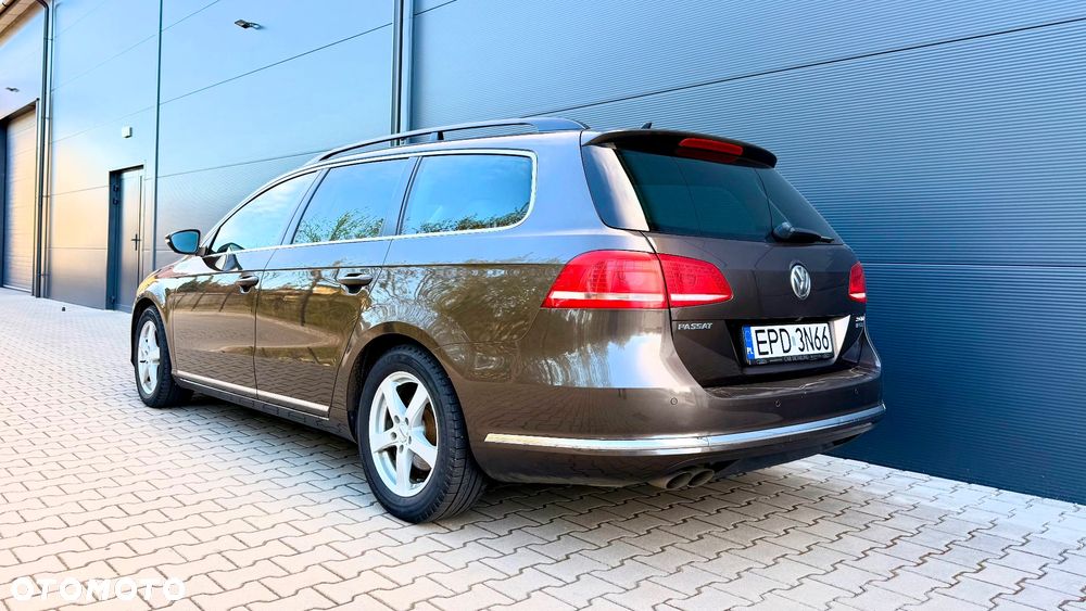 Volkswagen Passat 2.0 TDI DPF Highline - 4