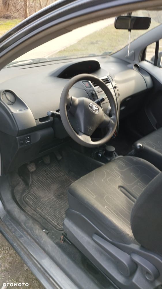Toyota Yaris 1.0 Luna A/C - 15