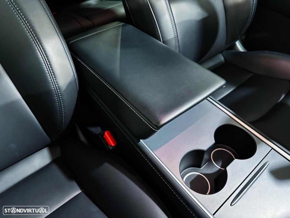 Tesla Model Y Standard - 40