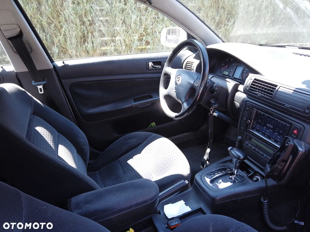 Volkswagen Passat 2.5 TDI Comfortline Tiptr - 13