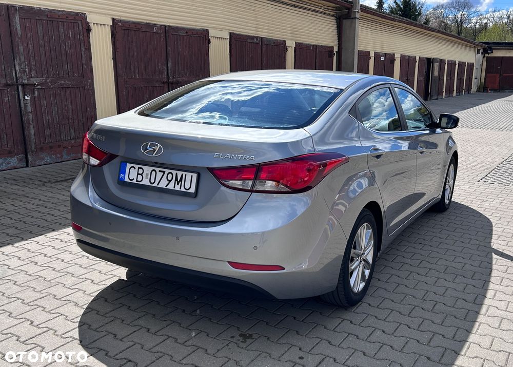 Hyundai Elantra 1.6 Style - 7