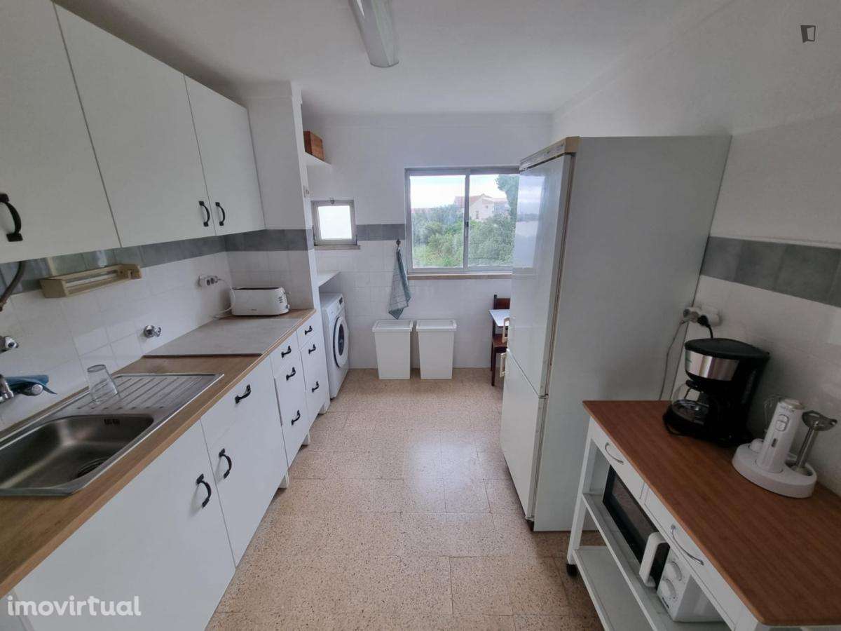 Quarto - localizado em Oeiras Lisbon - Grande imagem: 5/9